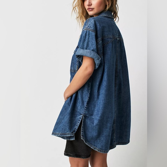 We The Free The Short Of It Denim Top Size small - Picture 2 of 9